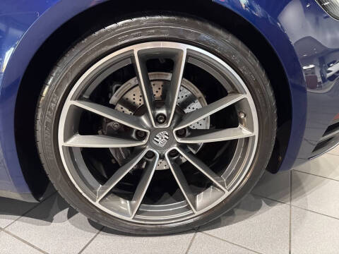 2020 Porsche 911 Carrera