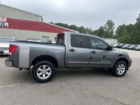 2013 Nissan Titan SV