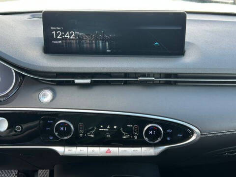 2025 Genesis GV70 2.5T Standard