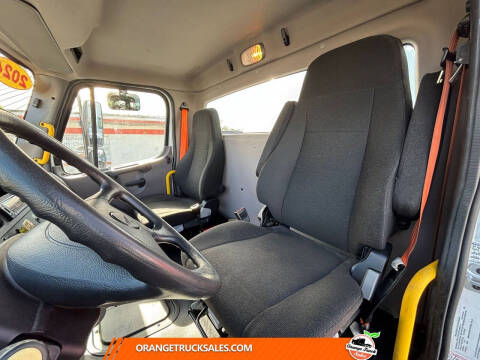 2024 Freightliner M2 106