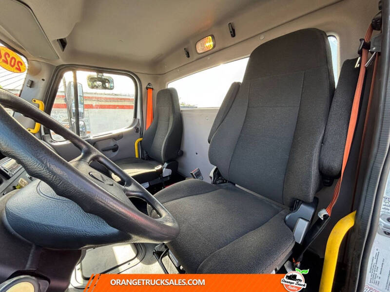 2024 Freightliner M2 106