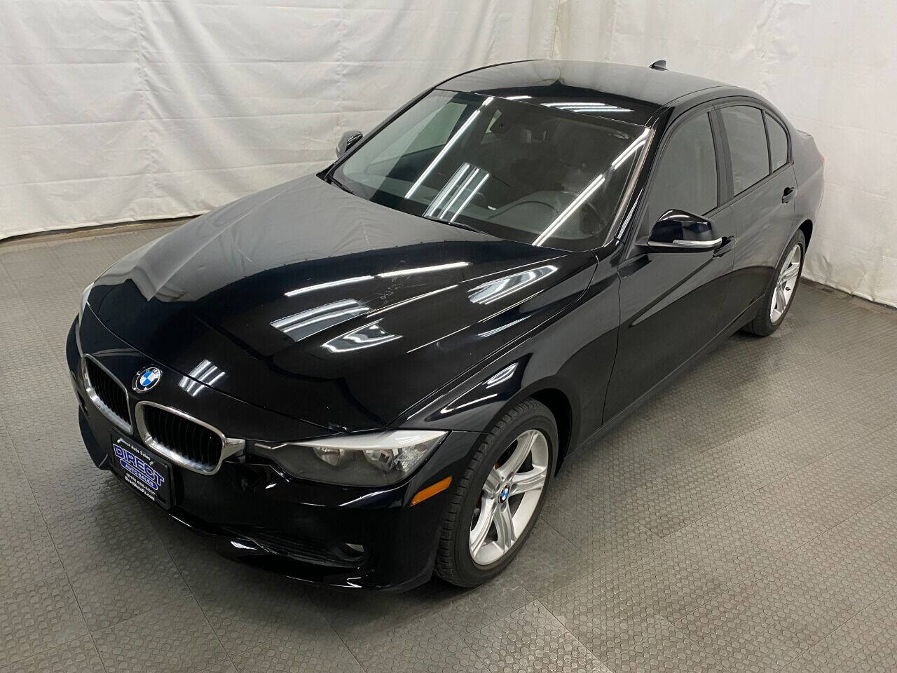 2014 BMW 3 Series 320i xDrive AWD 4dr Sedan - Black exterior view 5