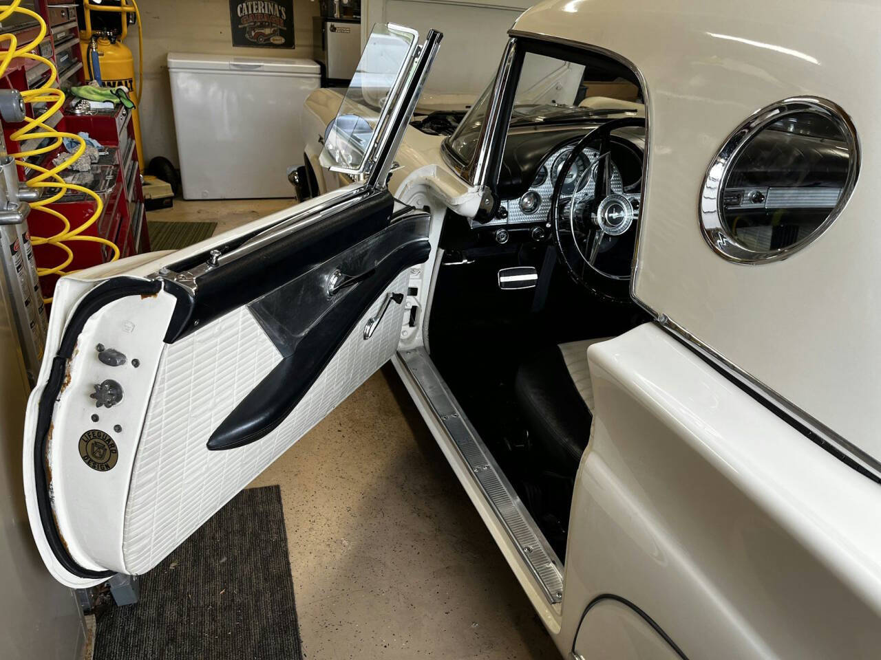 1957 Ford Thunderbird 13