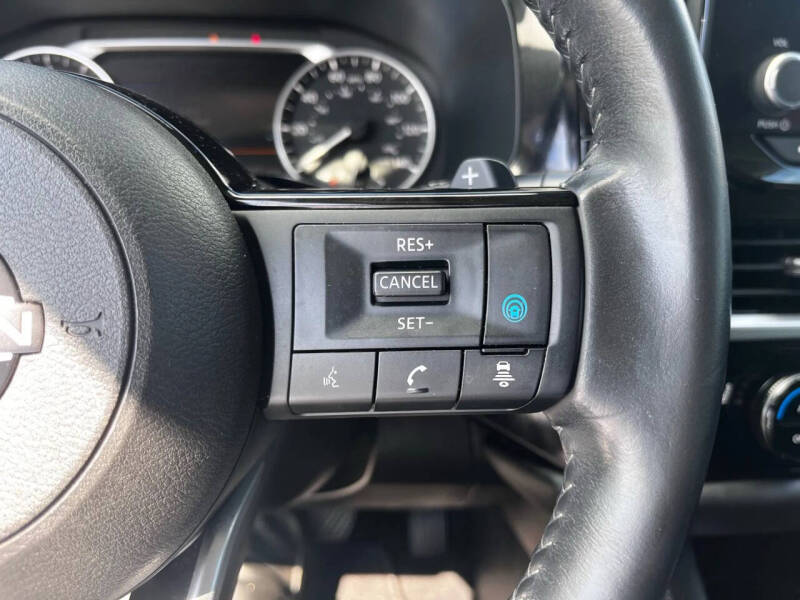 2022 Nissan Pathfinder SV