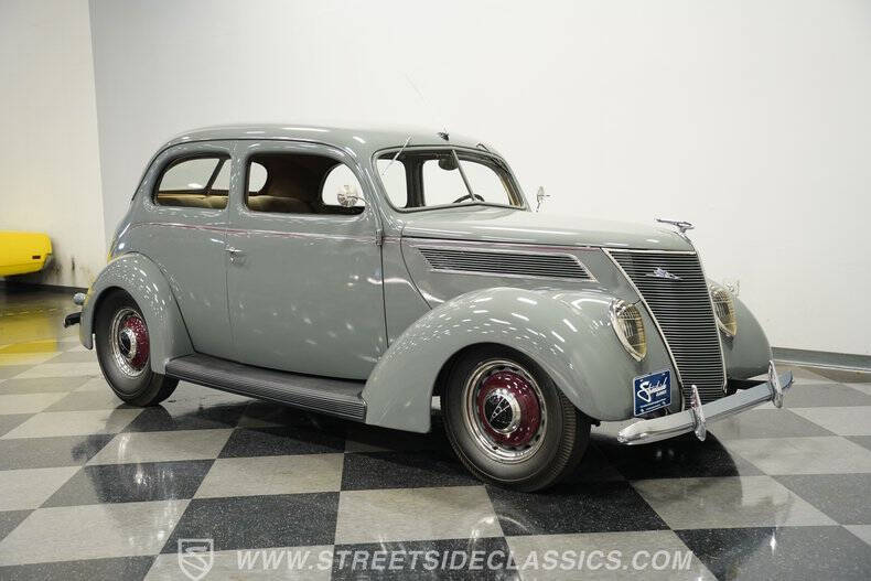 1937 Ford Tudor