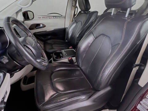 2017 Chrysler Pacifica Touring-L Plus