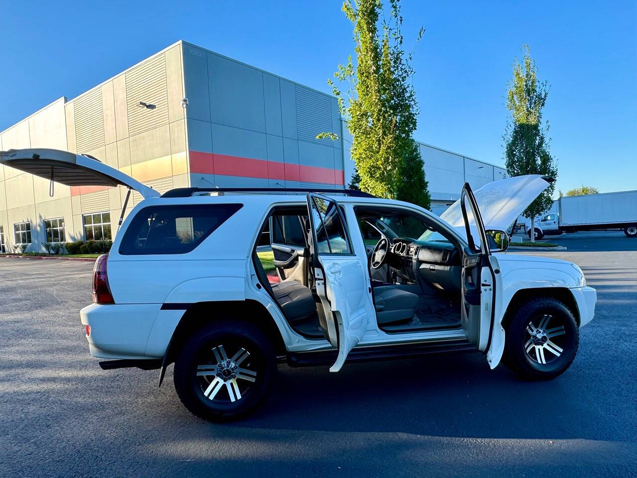 2004 Toyota 4Runner for sale at MISHA MASTER MOTORZ LLC in Portland, OR