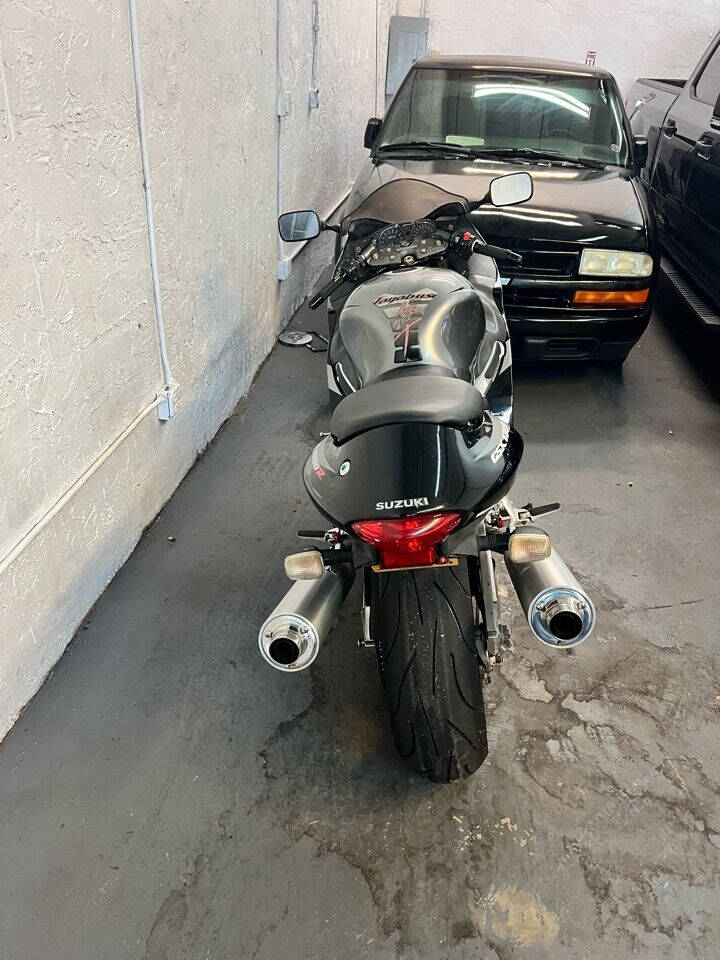 2005 Suzuki Hayabusa Coupe - $6,999