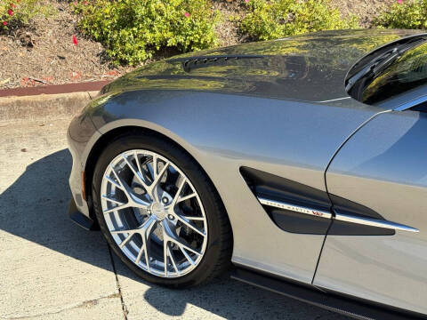 2025 Aston Martin Vanquish