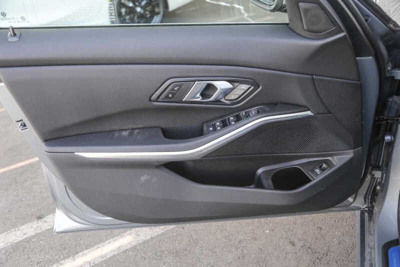 2025 BMW 3 Series 330i xDrive