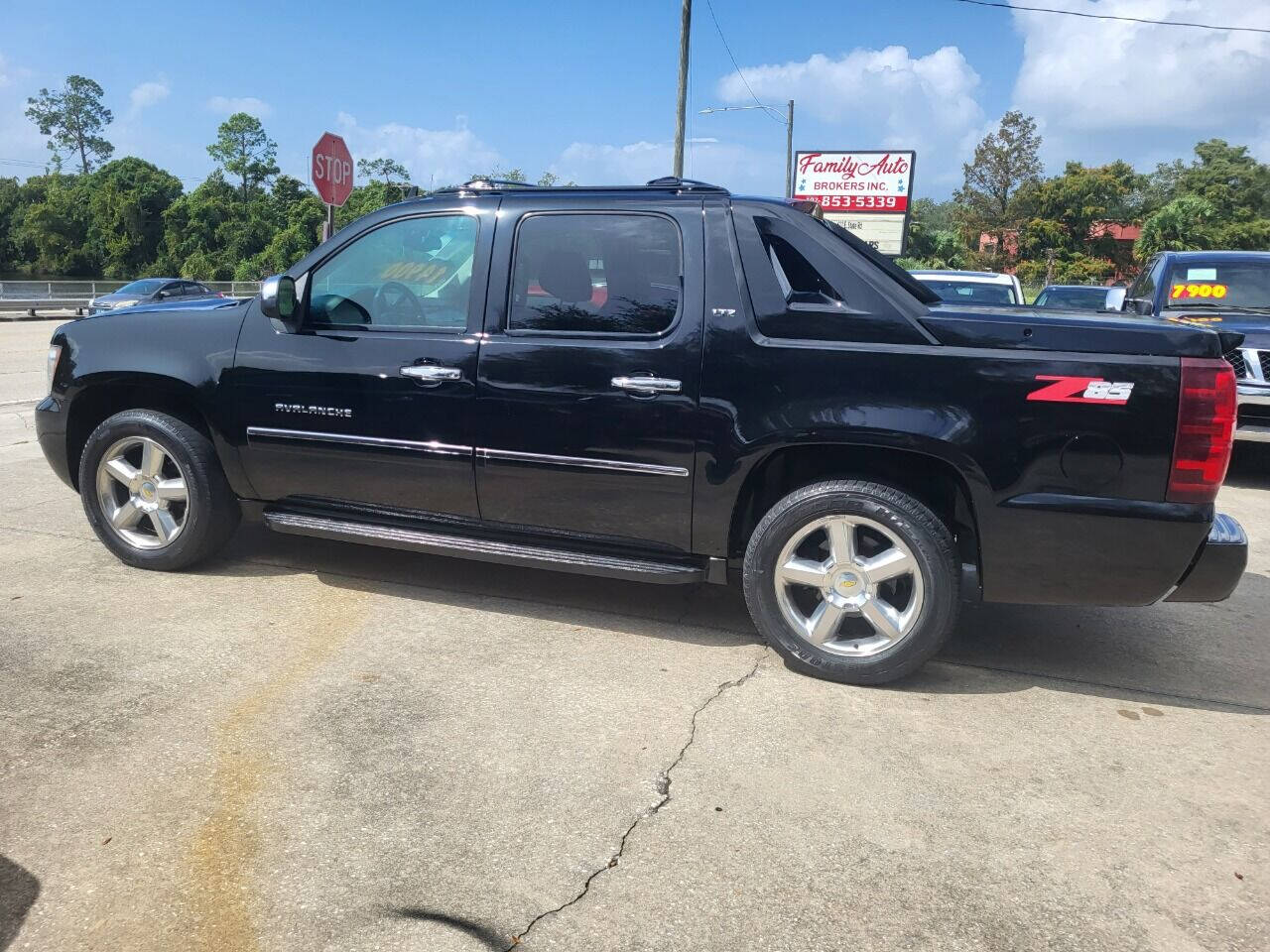 2012 Chevrolet Avalanche for sale at FAMILY AUTO BROKERS in Longwood, FL