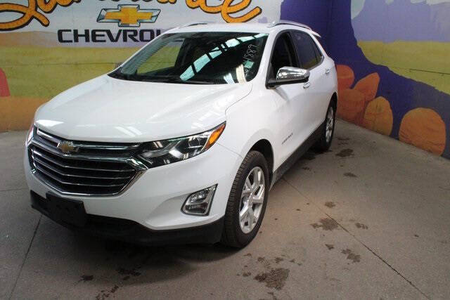 Used 2020 Chevrolet Equinox Premier with VIN 2GNAXXEV0L6104889 for sale in Grand Ledge, MI