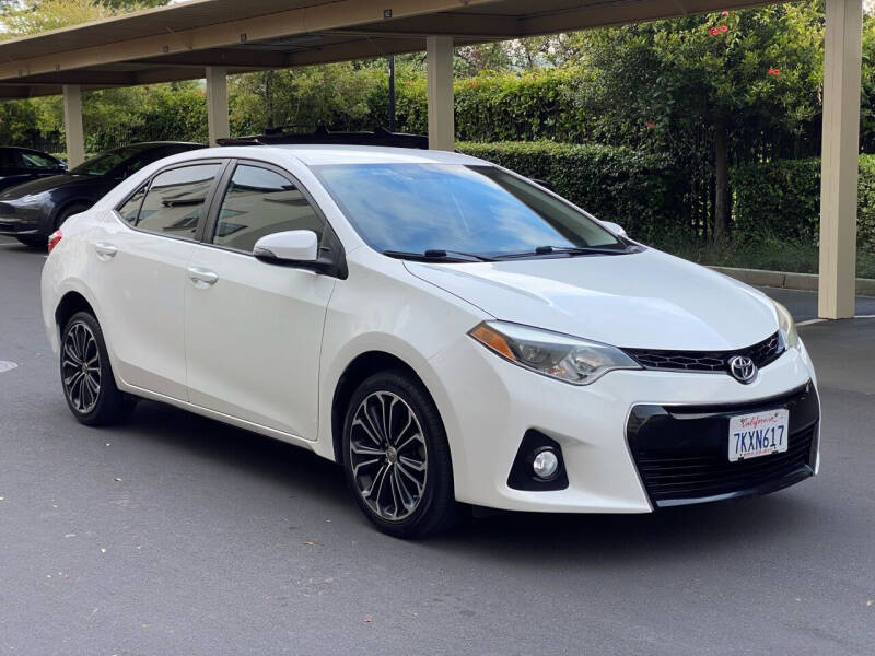 2015 Toyota Corolla S photo 3