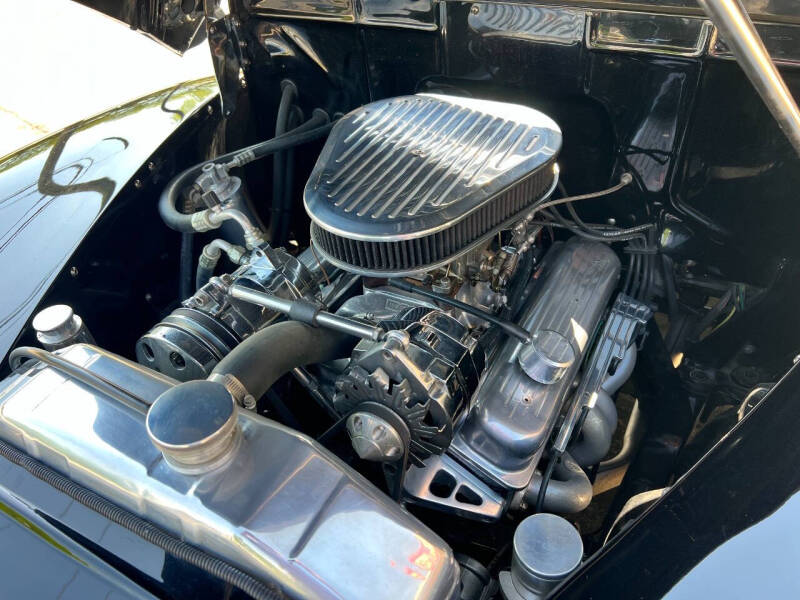 1947 Ford Super Deluxe