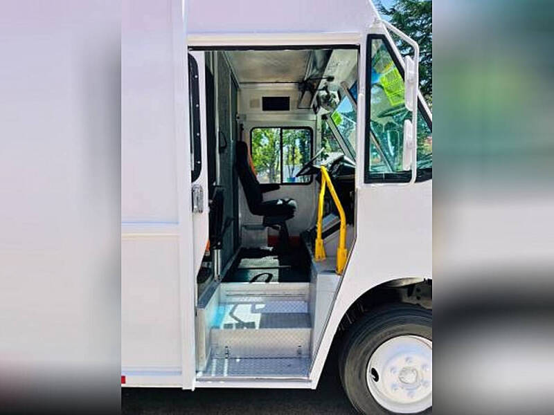 2006 Freightliner MT45 Chassis