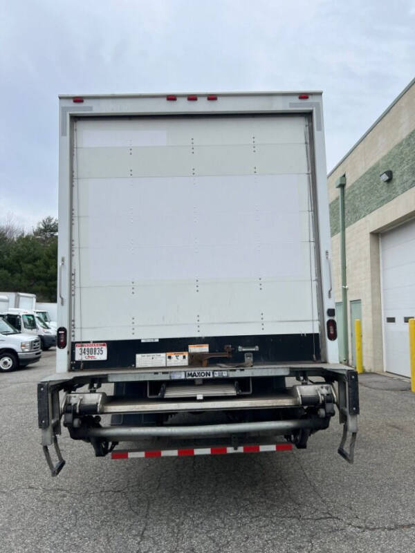 2018 Freightliner M2 106