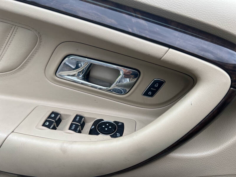 2016 Ford Taurus Limited