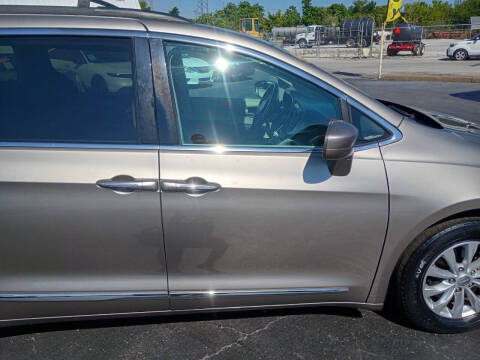 2017 Chrysler Pacifica Touring Plus