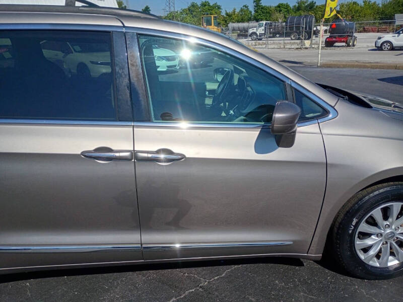 2017 Chrysler Pacifica Touring Plus