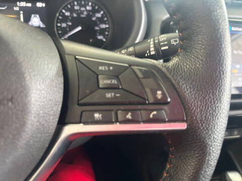 2021 Nissan Kicks SR