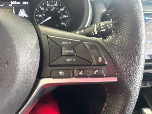 2021 Nissan Kicks SR