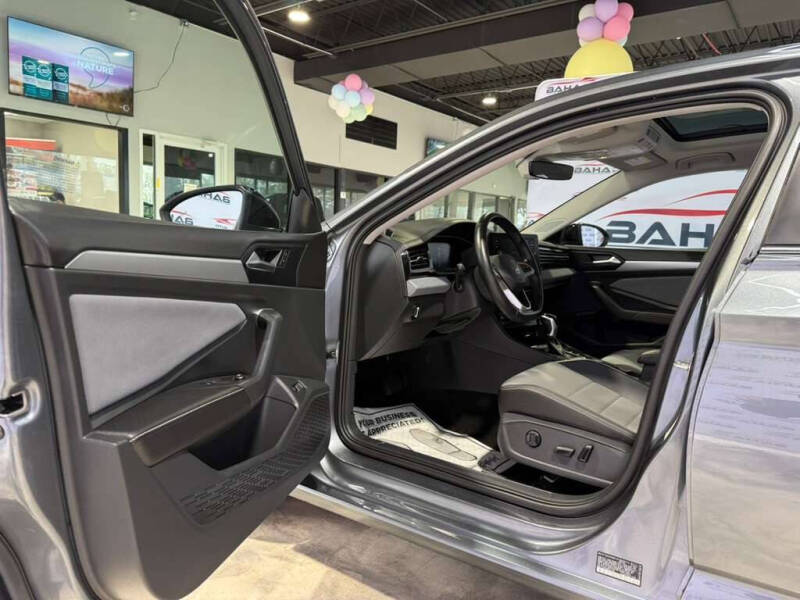 2025 Volkswagen Jetta SE