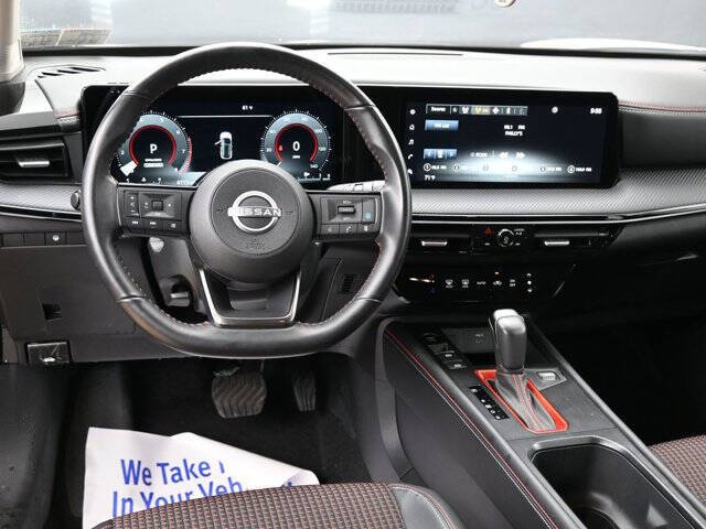 2025 Nissan Kicks SR