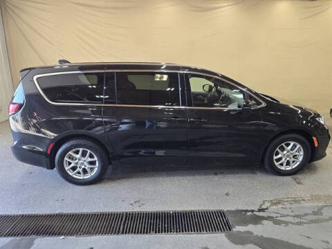 2024 Chrysler Pacifica Touring