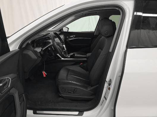 2022 Audi e-tron quattro Premium