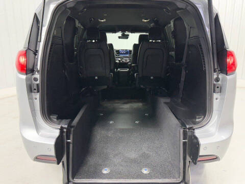 2026 Chrysler Voyager LX