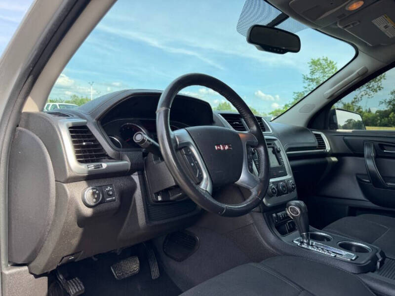 2016 GMC Acadia SLE-2