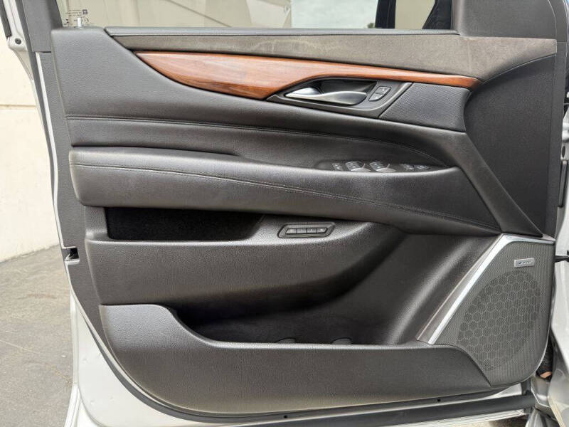 2015 Cadillac Escalade Luxury