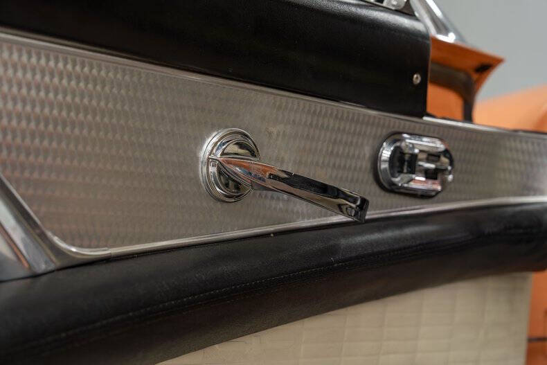 1957 Ford Thunderbird