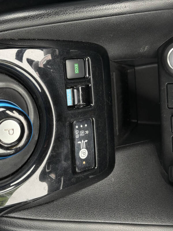 2022 Nissan LEAF SL PLUS