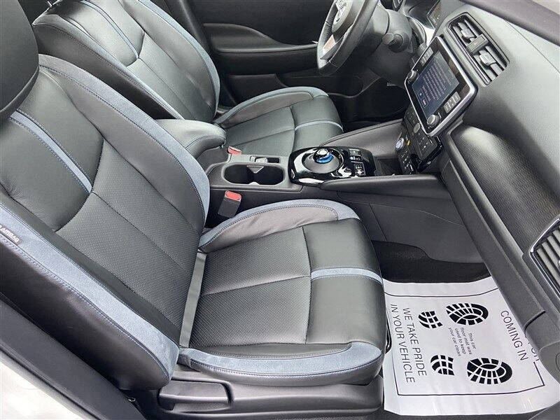 2022 Nissan LEAF SL PLUS