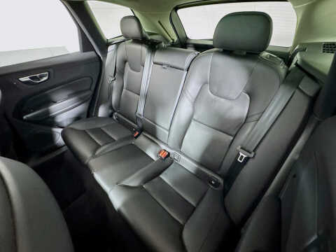 2025 Volvo XC60 B5 Core Dark Theme