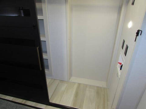 2025 Forest River F320 VIEW