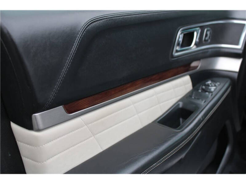 2017 Ford Explorer Platinum