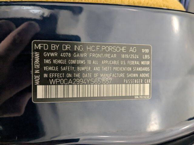 2000 Porsche 911 Carrera 4