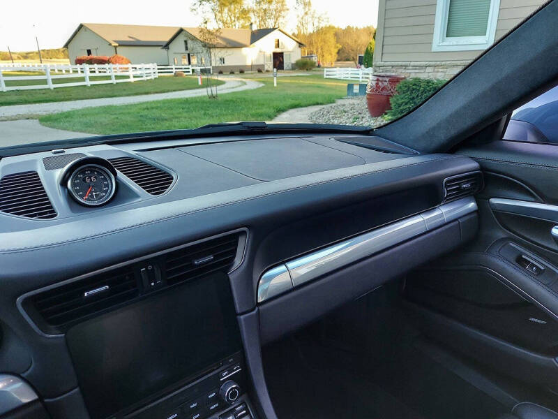 2017 Porsche 911 Carrera 4S