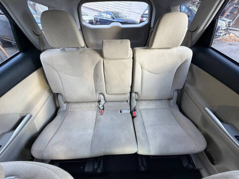 2012 Toyota Prius v Two