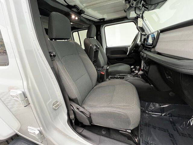 2024 Jeep Wrangler Sahara 4xe