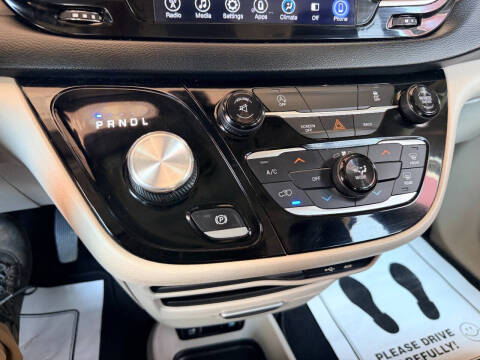 2017 Chrysler Pacifica Touring