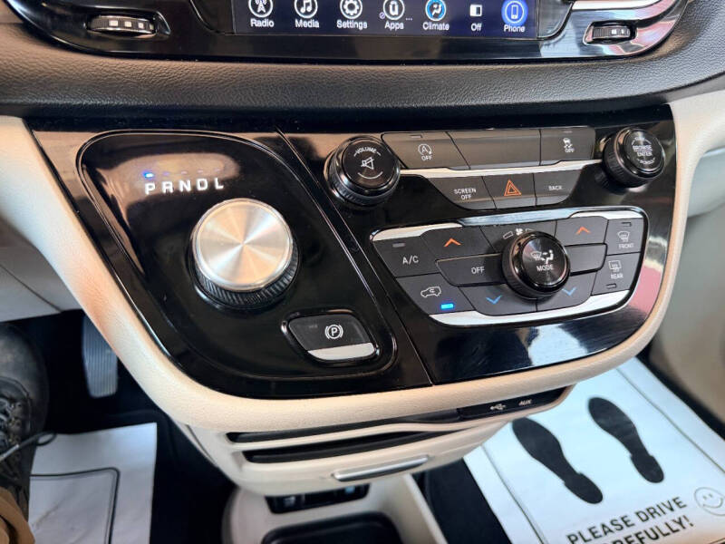 2017 Chrysler Pacifica Touring