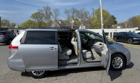 2012 Toyota Sienna