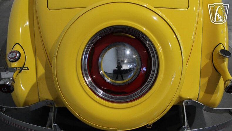 1935 Ford Deluxe