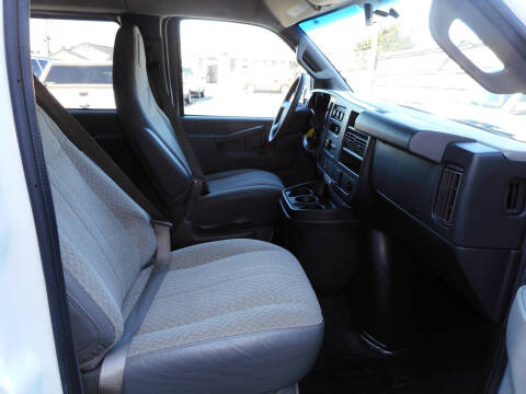 2017 Chevrolet Express LT 3500