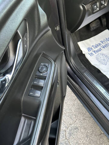 2017 GMC Acadia SLE-2