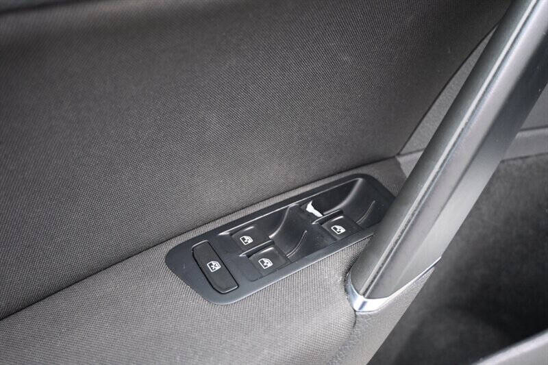 2016 Volkswagen e-Golf SE