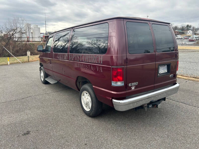 2005 Ford E-Series E-350 SD XLT